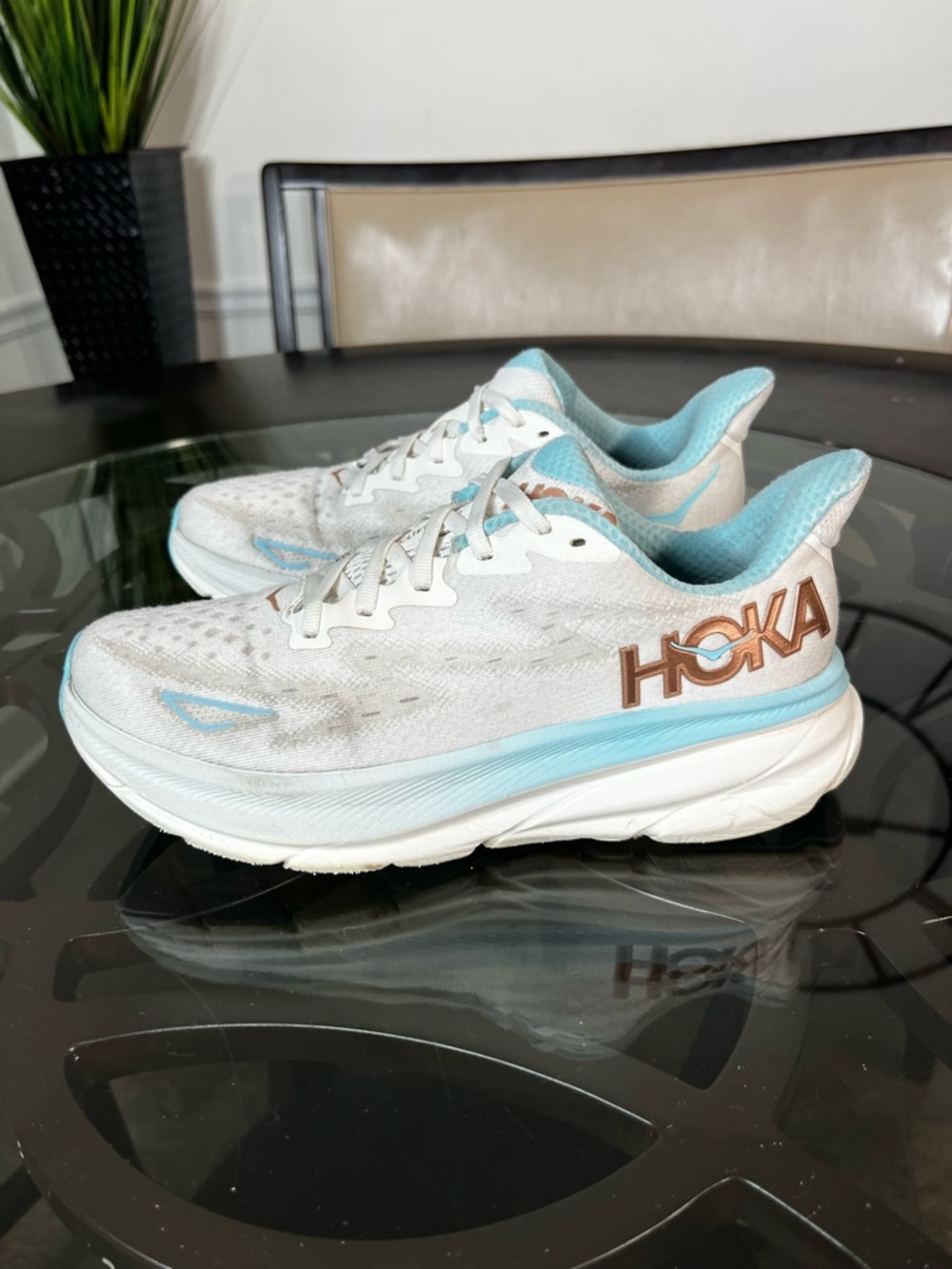 HOKA One One Clifton 9 Women’s Sneakers Sz 8 B